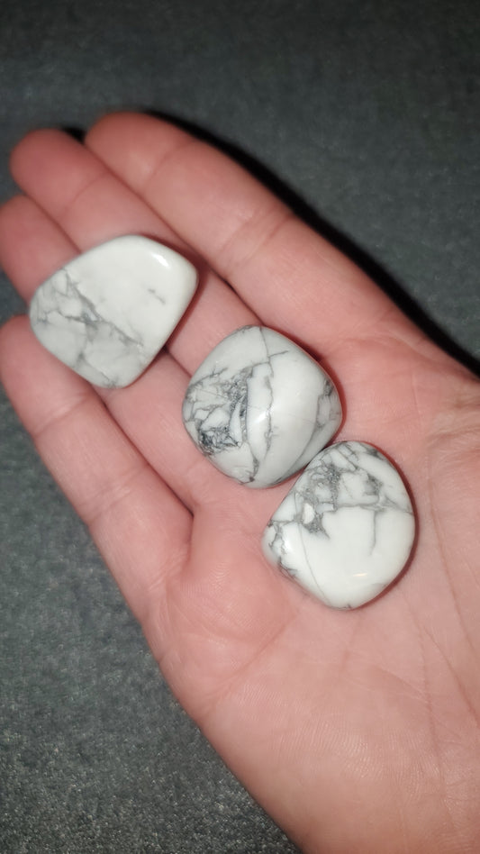 Howlite Tumble